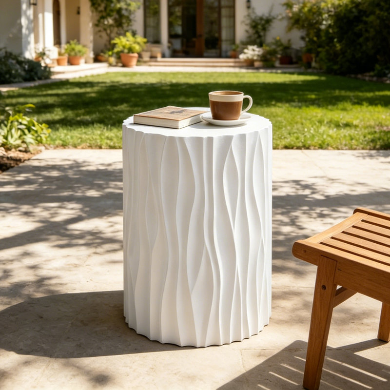 Table d'appoint d'extérieur à motif cannelé ondulé MGO