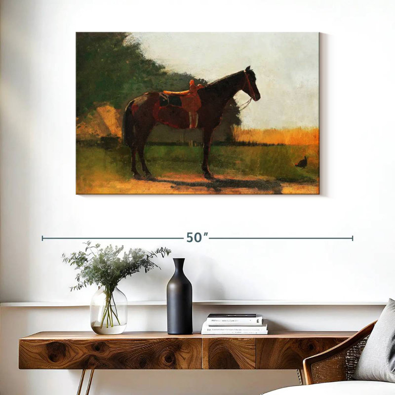Cheval de selle dans une cour de ferme, H 26 po x l 39 po