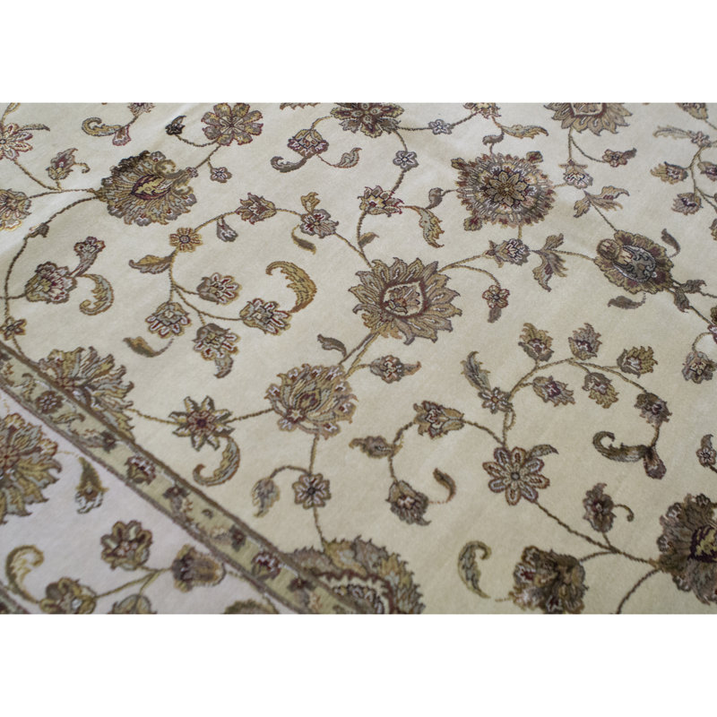 Tapis doré et ivoire de haute qualité noué à la main