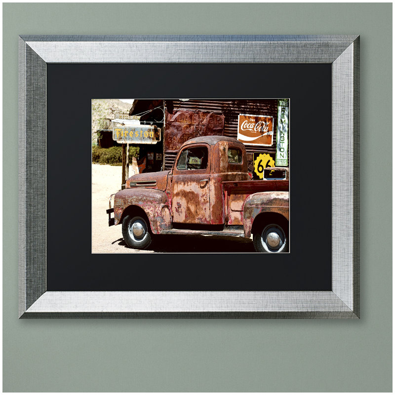 « us truck » par philippe hugonnard,, photographie encadrée sur toile, H 16 po x l 20 po x P 0,5 po, Blanc mat