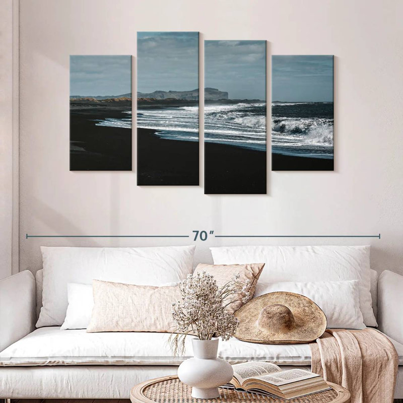 Vik Black Sand Gillard, 32" H x 52" W