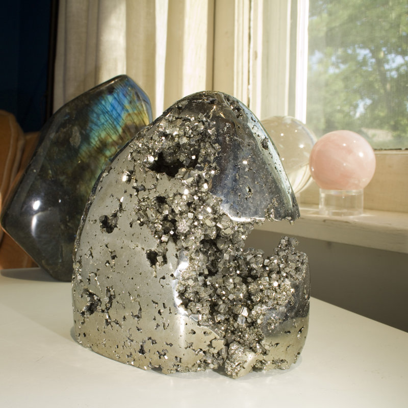 Figurines & Sculptures