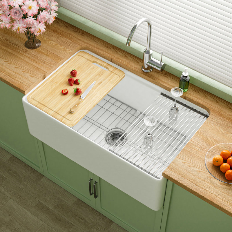 Évier de poste de travail à tablier frontal en argile réfractaire 31 po x l 18 po pour cuisine, évier de ferme blanc à simple cuve, 4 accessoires personnalisés inclus