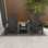 Ensemble de conversation 3 pièces Adirondack en PEHD pour l'extérieur - 2 chaises de patio pliables avec porte-gobelets et table de bout à 2 niveaux, meubles en polyéthylène toutes saisons pour le porche, la cour, la terrasse et la piscine