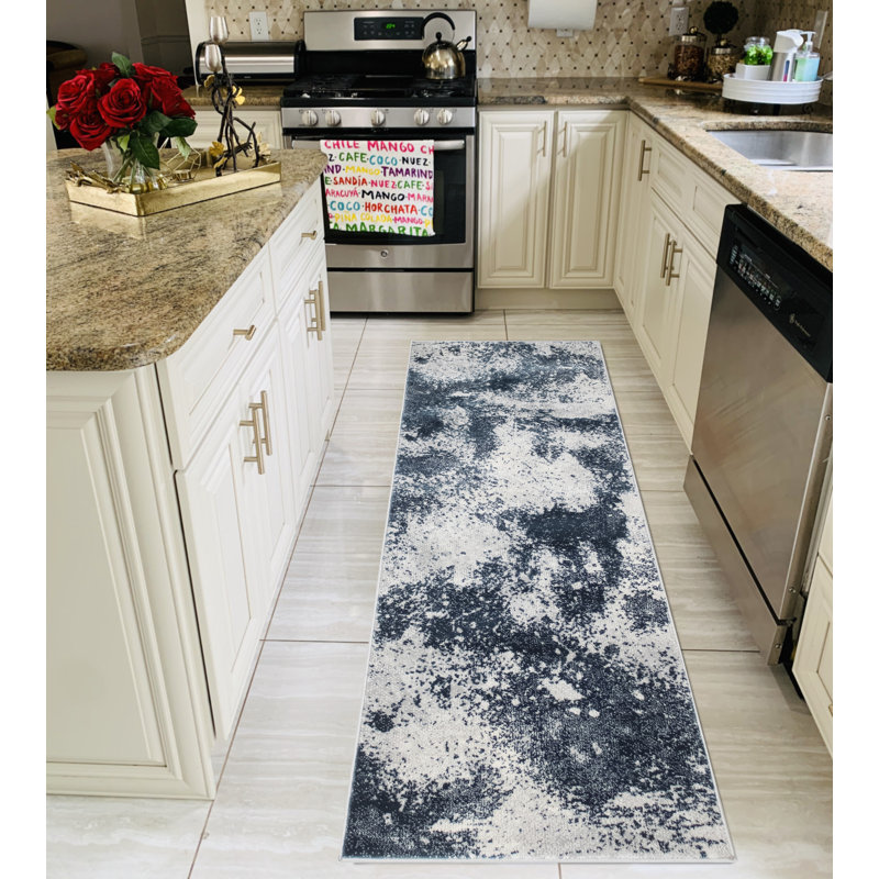 Louis Indoor Rug, Runner 2'1" x 6'3"