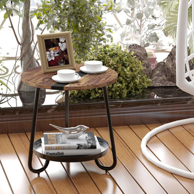 Table basse ronde de style industriel avec plateau en métal, finition en bois brun rustique, petite table d'appoint pour le salon, la chambre à coucher, le balcon ou le patio