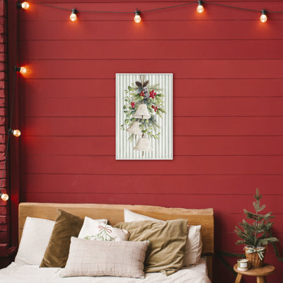 Cloches des Fêtes avec giclée encadrée de houx, design par Cindy Jacobs