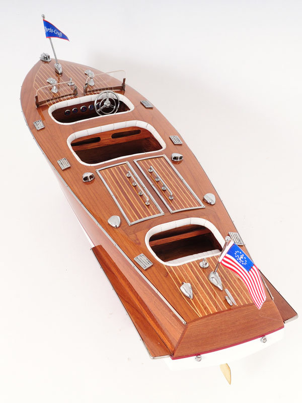 Bateau à trois cockpits chris craft