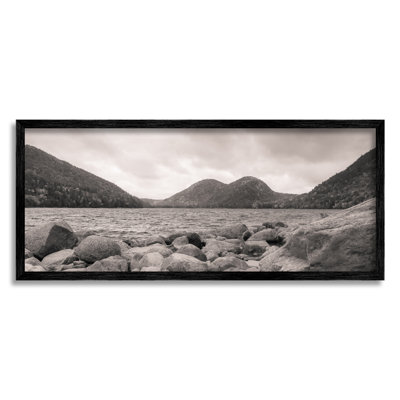 «Rocky Mountain Shoreline Lake Water», photographie surdimensionnée, encadrée et giclée par Daniel Sproul