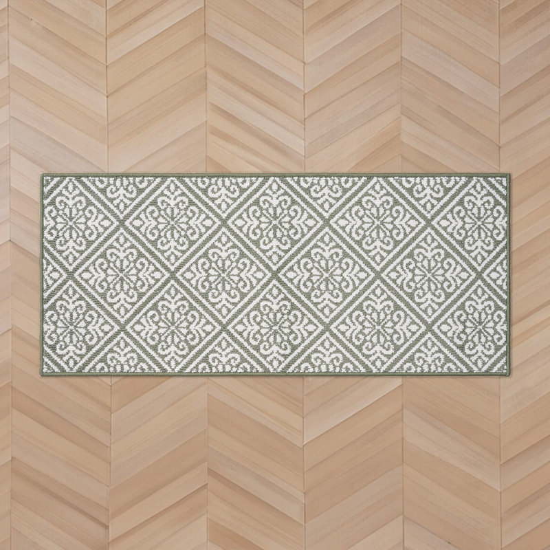 Austell Machine Woven Synthetic Geometric Area Rug in Green/White, Runner 2'2" x 5', Natural/Sage