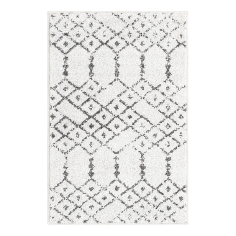 Isaiu Geometric Indoor Rug, Rectangle 2' x 3'