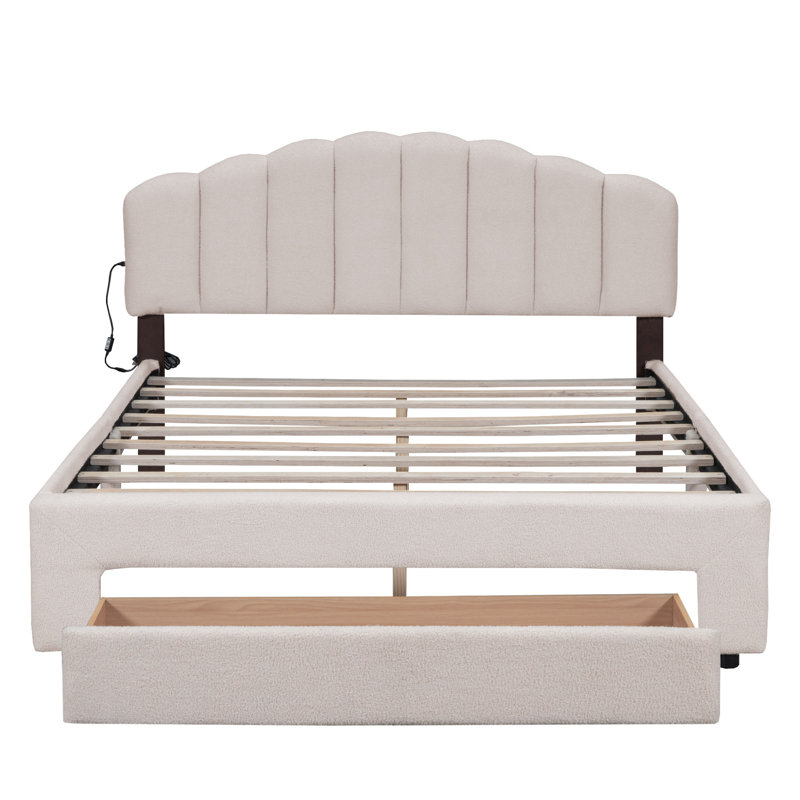 Grand lit plateforme tapissier Teddy