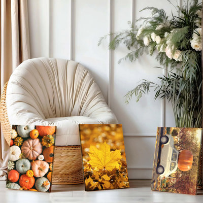 Ensemble de 3 affiches murales encadrées sur le thème de l'automne : citrouilles colorées, feuille d'érable dorée, voiture vintage avec citrouille. Parfait pour la décoration d'automne, la décoration de l'Action de grâce, le salon, la chambre à coucher ou la cuisine.