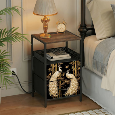 Table de chevet 2 tiroirs avec station de charge, table de chevet de chambre à coucher avec ports USB et prises de courant à tablette ouverte noire, table de chevet avec élégant motif de paons ornés de plumes ornées de bambou noir