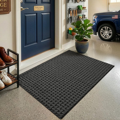Tapis d'entrée gris foncé lavable pour entrée de maison