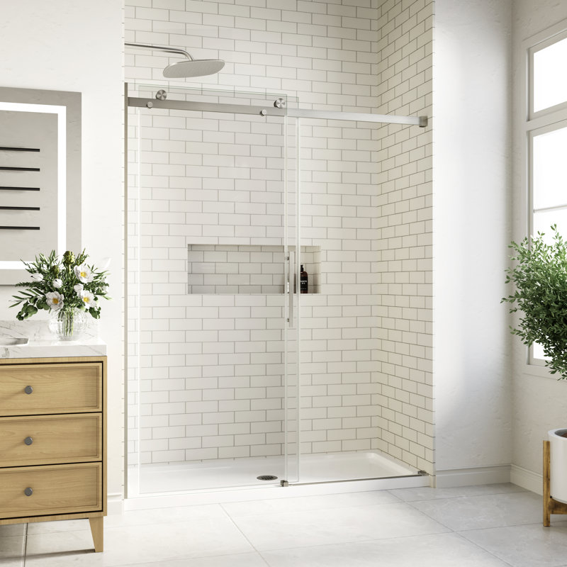 Porte de douche coulissante sans cadre en nickel brossé avec système de fermeture en douceur et verre transparent de 1/4 po de l 44 à 48 po x H 74 po