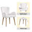 Ensemble de 2 chaises d'appoint beiges bouclés et finition chêne