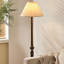 Beige + tissu brun noisette + lampes sur pied en bois massif