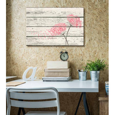 Œuvre rose en fleurs dans le vent