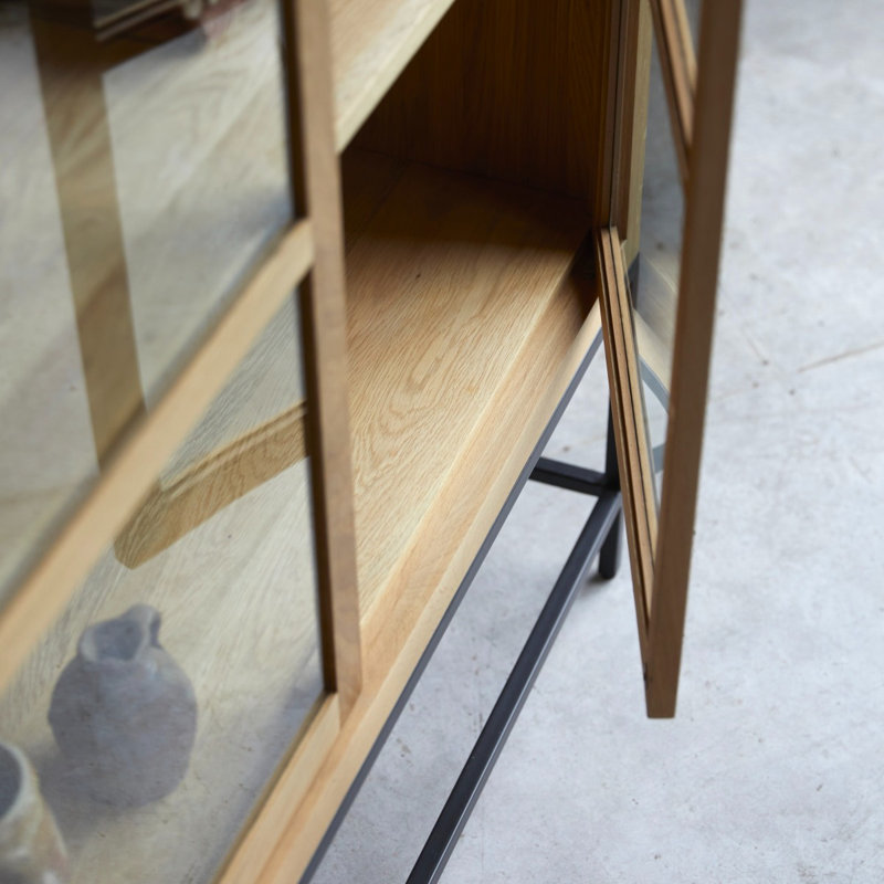 Babeth Display Stand