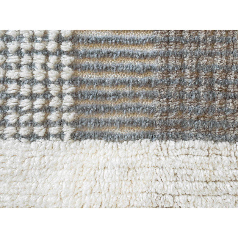 Pink Nose Sheep Wool Area Rug in Smoky Blue/Silver Gray/Sheep White