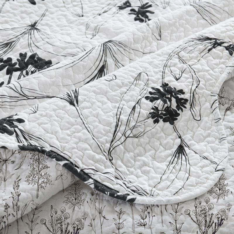 3 Pcs Polyester Black and White Botanical Floral Quilt Bedspread Set, Black Floral, King Quilt + 2 King Shams