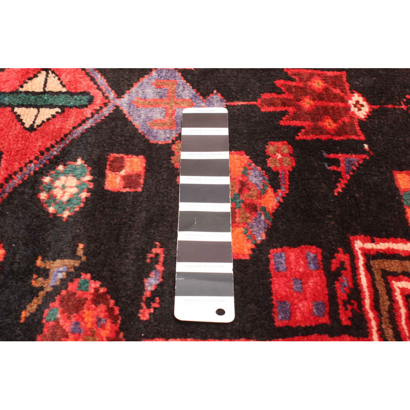 Tapis noir Anadol 4 pi 7 po x 7 pi 8 po