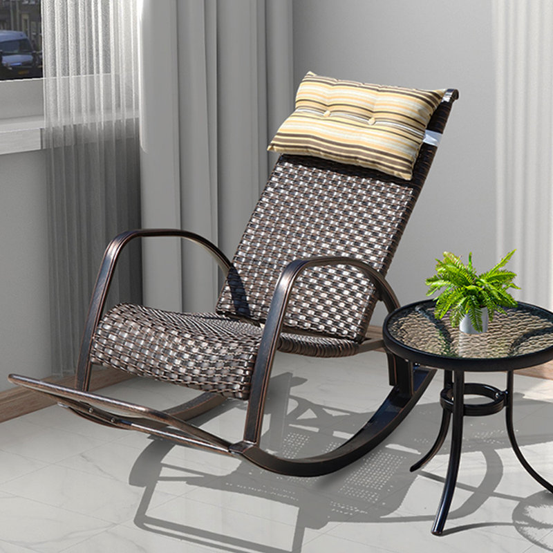 Chaise berçante de balcon avec repose-pieds