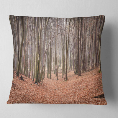 Feuilles dans la forêt d'automne épaisse - Coussin décoratif imprimé forêt