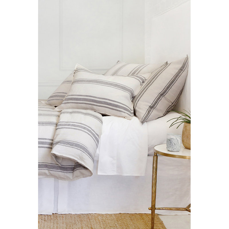 Jackson 100% Linen Buttons Sham, Standard, Flax/Midnight