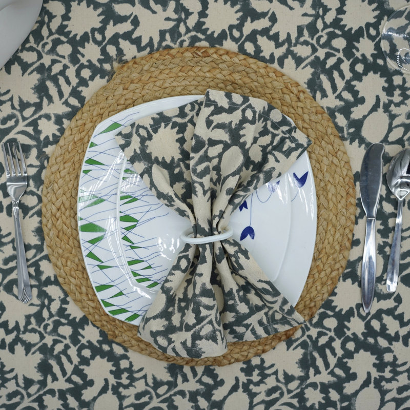 Serviette de table en coton de qualité supérieure fabriquée à la main 18 x 18 pouces Fabividine, Manikarnika, gris