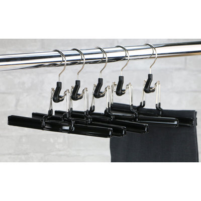 Non-Slip Cascading Hanger for Skirt/Pants