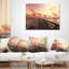 Coussin de pilier de bois boardwalk on beach bridge sea bridge-123283271