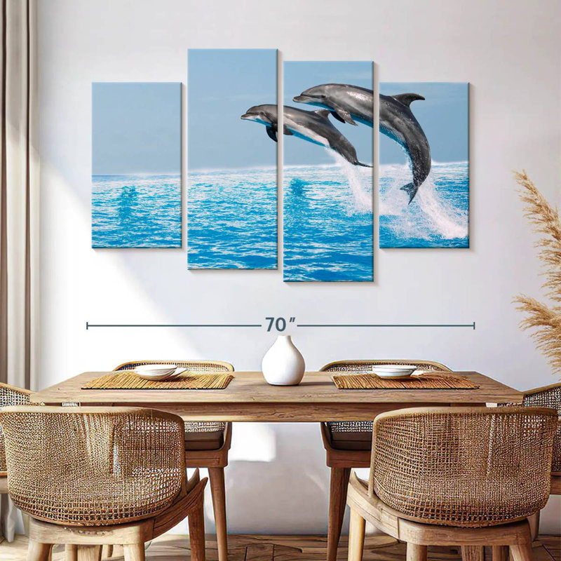 Deux dauphins bondissant