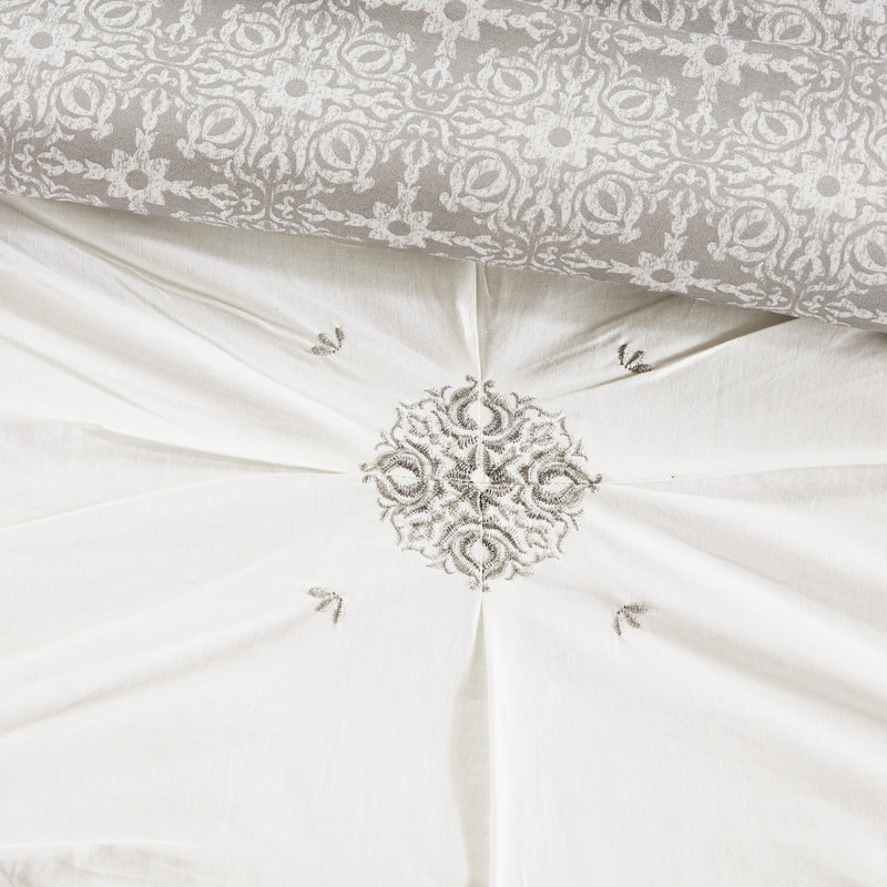 Housse de couette pour lit double / grand en coton 4 pièces - Shabby Chic, brodée avec médaillon et motif inversé, comprend une couette, 2 taies décoratives 1 coussin décoratif, lavable à la machine réversible double / grand, coton,