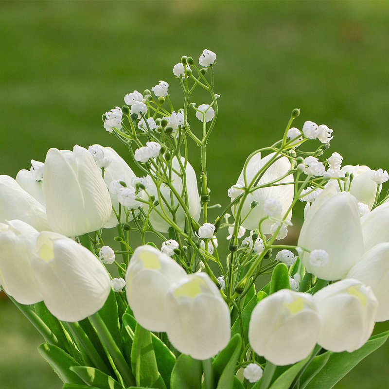 Arrangement floral tulipes dans un vase, Blanc