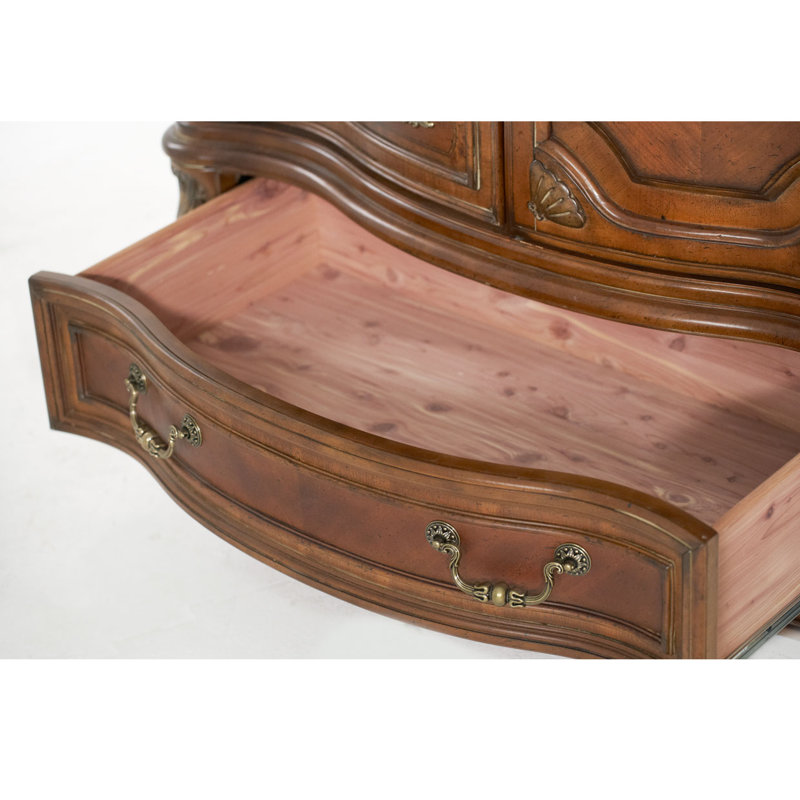Villa Valencia Brown Traditional 8-Drawer Gentleman's Chest