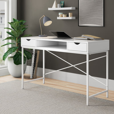 Bureau d'écriture en bois avec tiroirs et structure en métal Hakes
