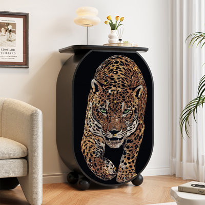 Vitrine en bois massif à motif animalier