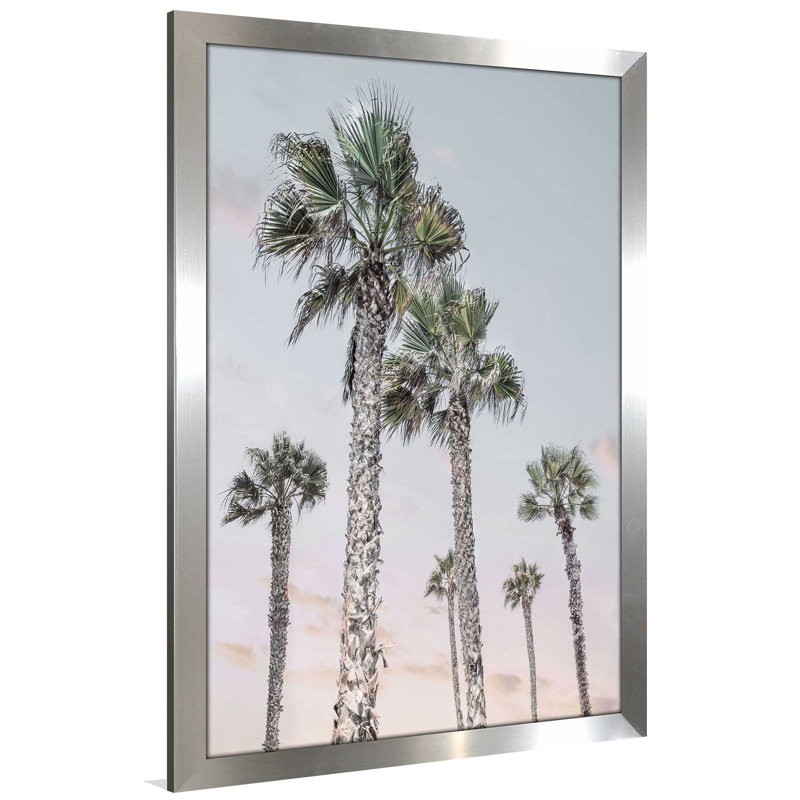 «Palm up II» par Natalie Carpentieri - Peinture, L 27,5 po x H 39,5 po, Encadrement argenté