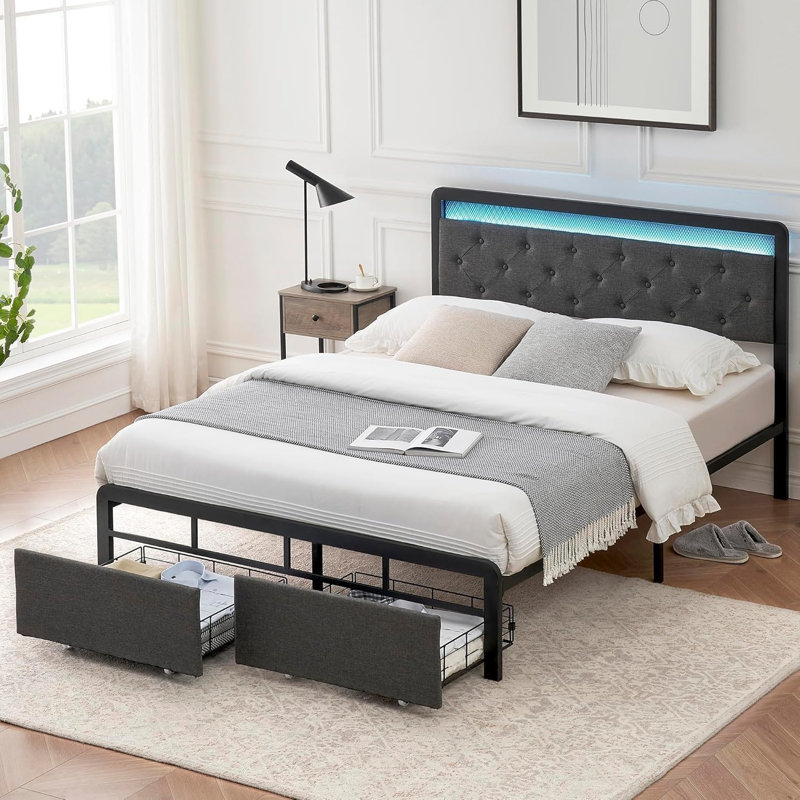 Grand lit avec rangement et tête de lit à DEL, lit plateforme tapissier capitonné et support à lattes en métal