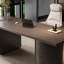Bureau de travail spacieux et confortable