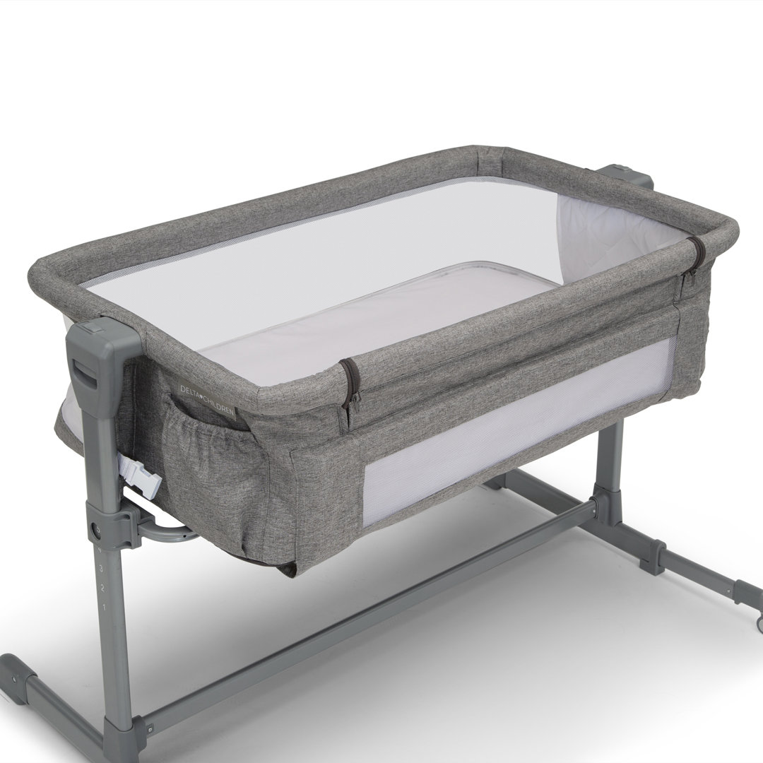 Close2Me Bassinet with Bedding Delta Children