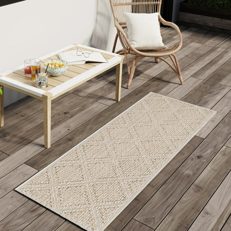 Geometric Machine Made Power Loom Polypropylene Plastic Indoor/Outdoor Area Rug in Khaki, Runner 2' x 6'1"