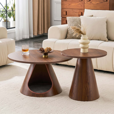 Tables gigognes modernes avec niche intégrée pour chat et plateaux en bois résistant pour le salon