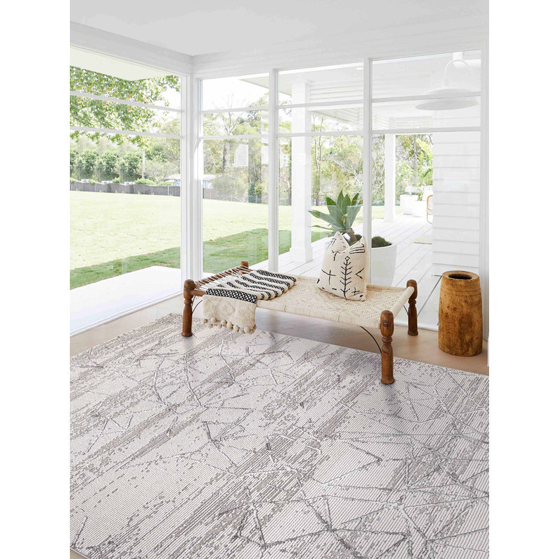 Remaya Abstract Machine Made Indoor / Outdoor Area Rug, Rectangle 2'7" x 3'11"