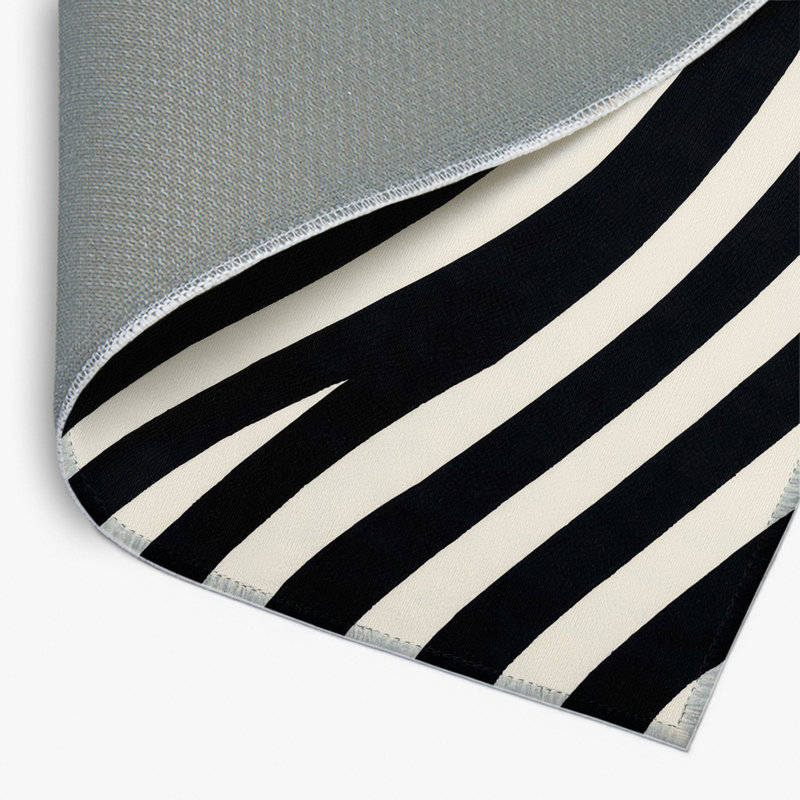 Tapis intérieur / extérieur noir HorizontalStripes, Rectangulaire 2 pi x 3 pi