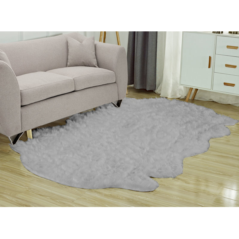 Tapis gris Edlin Flokati