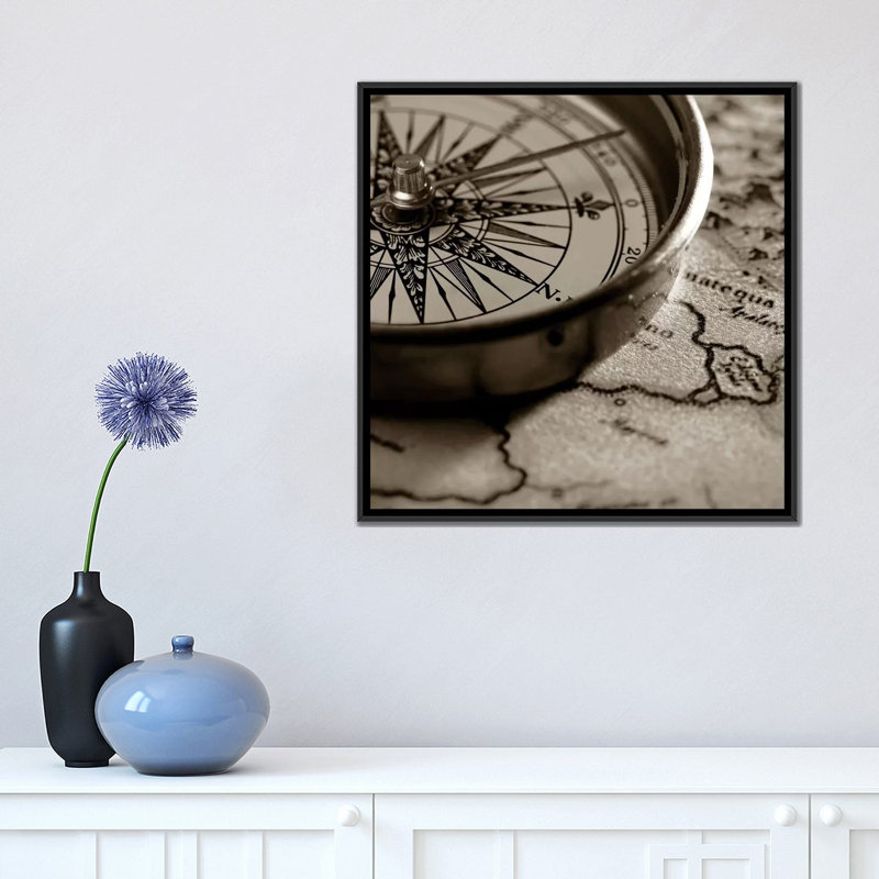 Boussole par PhotoINC Studio - Estampe numérique sur toile tendue avec châssis, H 18 po x l 18 po x P 1,5 po, Pas de tapis