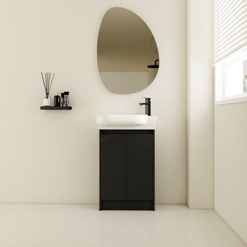 Meuble-lavabo sur pied moderne de 58 cm (23 po), fini châtaignier noir, portes à fermeture amortie, grand espace de rangement avec lavabo en céramique. Style compact. Portes. Grand espace de rangement. Finition châtaignier.
